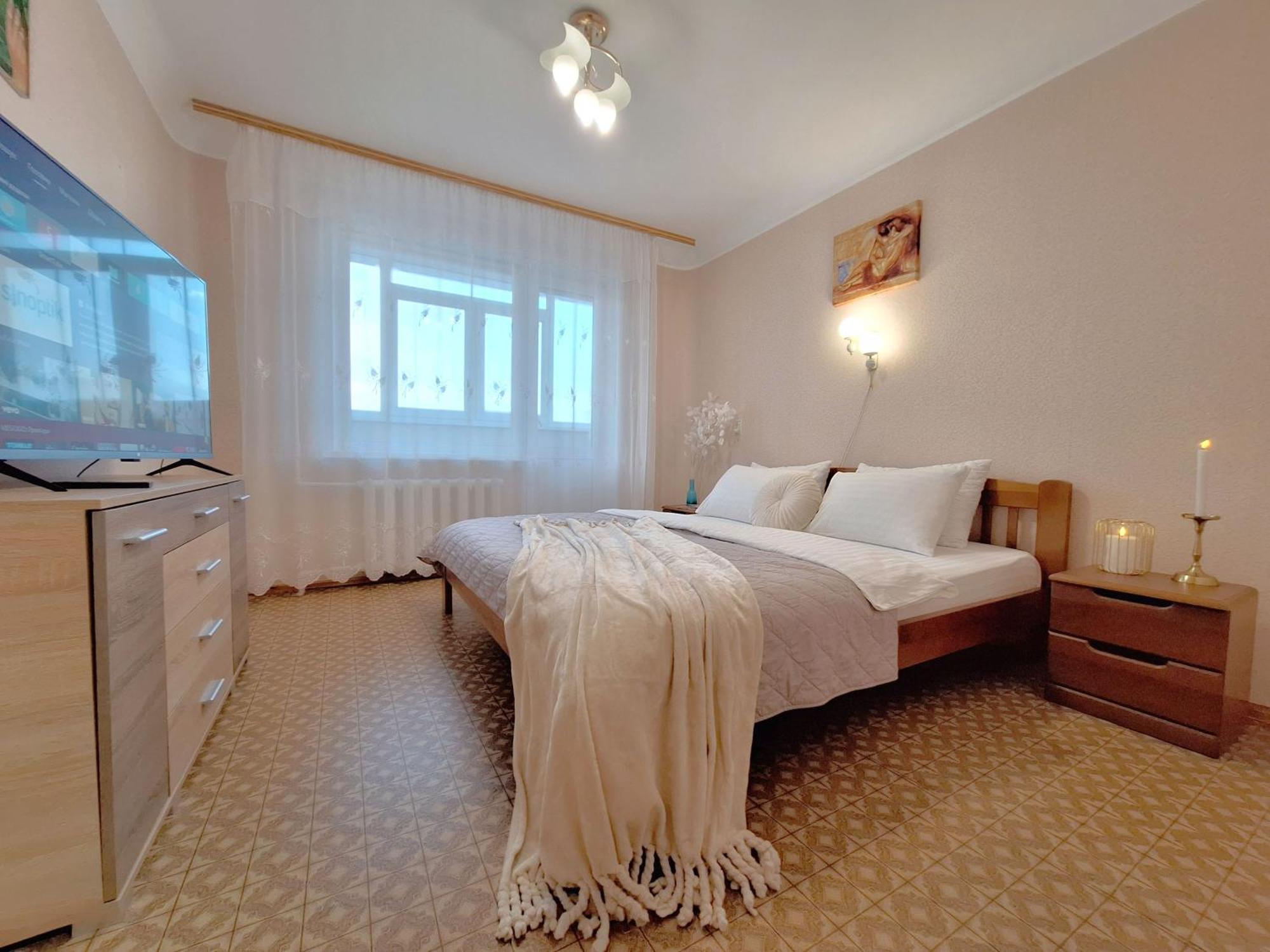 4 Ліжка З Балконом Документи Для Відряджень Мережа Alex Apartments Безконтатне Заселення 24-7 Poltava Dış mekan fotoğraf