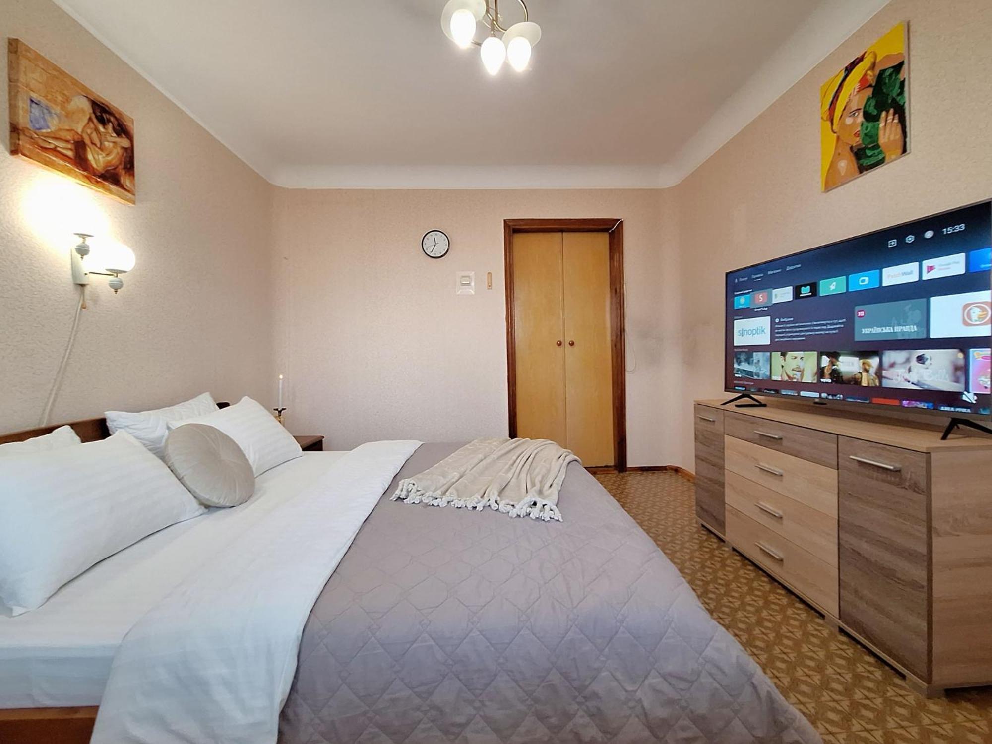 4 Ліжка З Балконом Документи Для Відряджень Мережа Alex Apartments Безконтатне Заселення 24-7 Poltava Dış mekan fotoğraf
