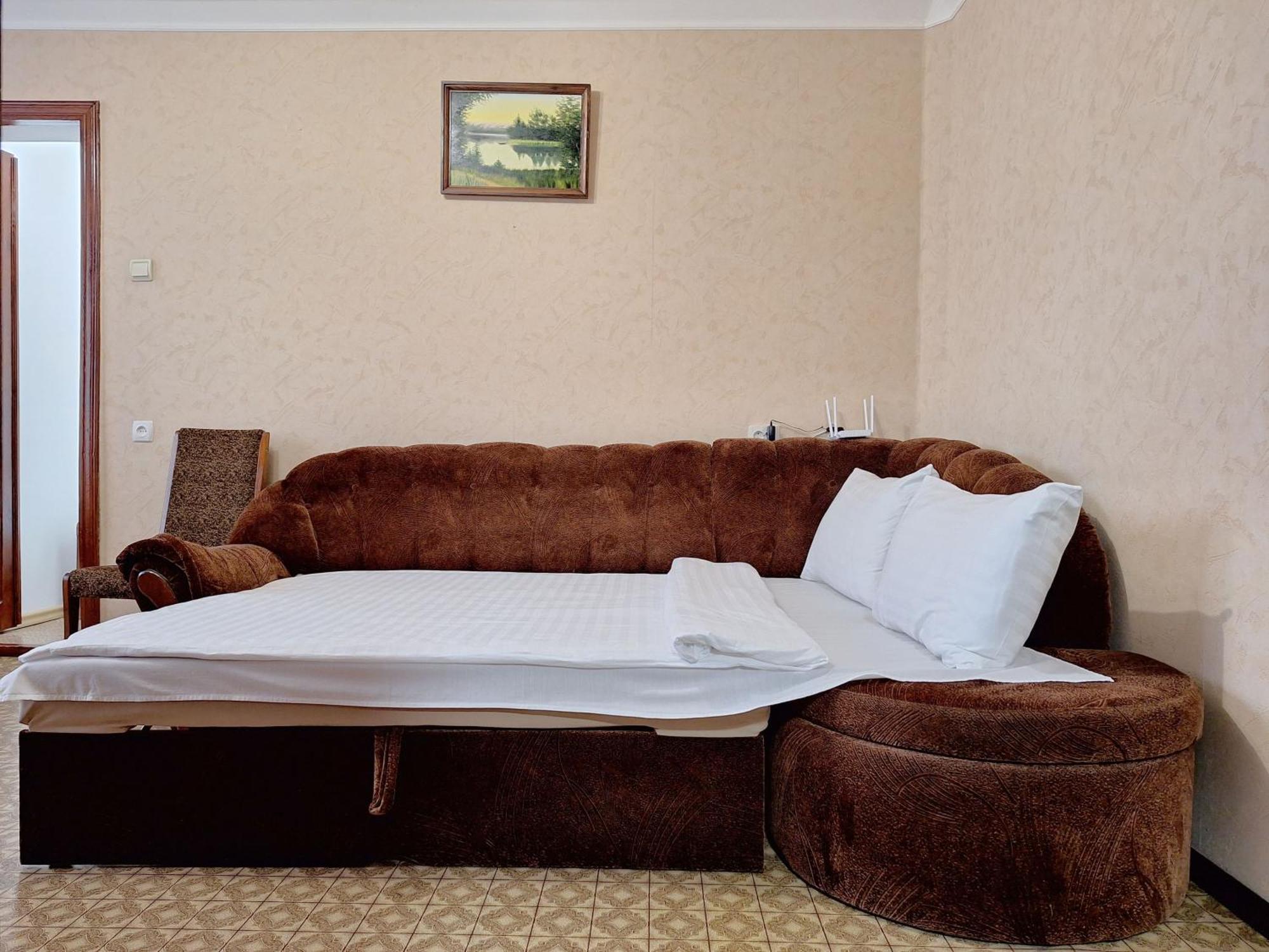 4 Ліжка З Балконом Документи Для Відряджень Мережа Alex Apartments Безконтатне Заселення 24-7 Poltava Dış mekan fotoğraf